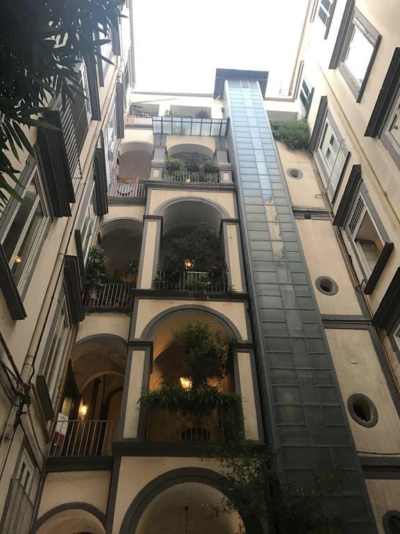 Chiaia Guest House Napels Buitenkant foto